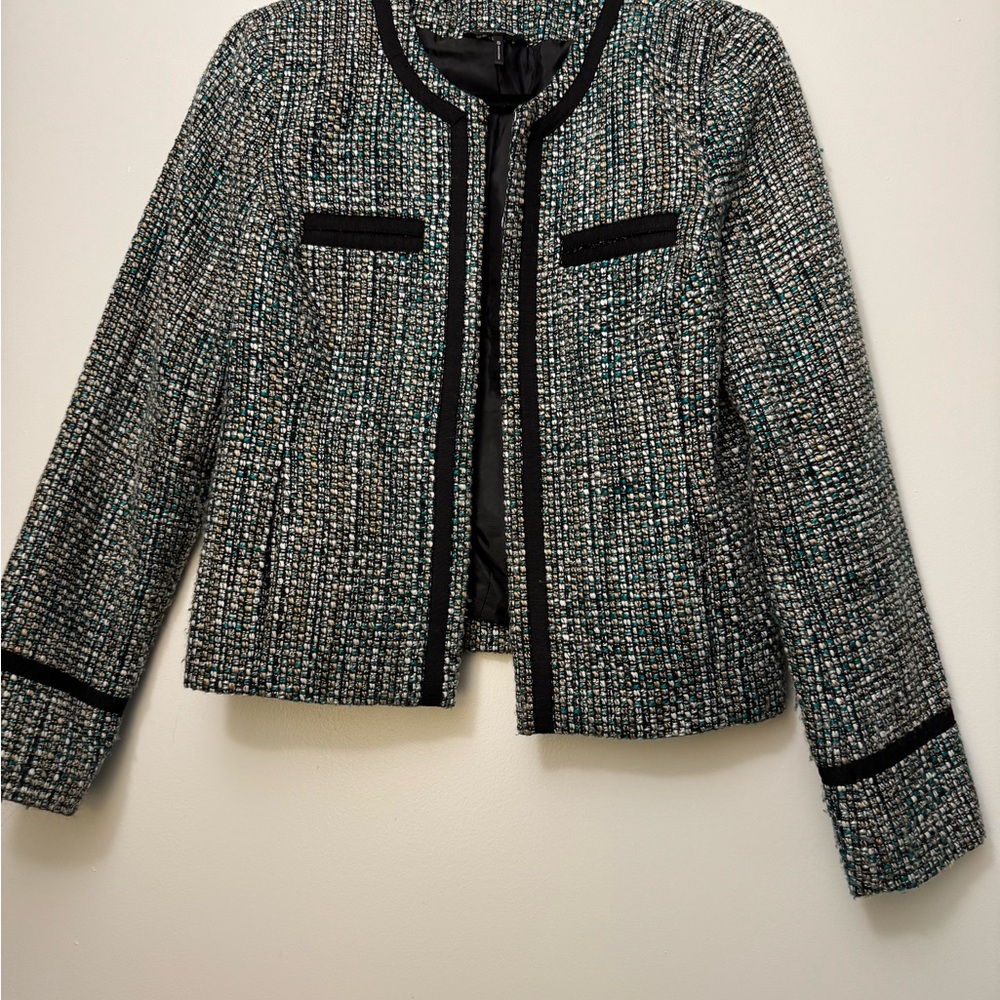 Daisy Fuentes Black and Gray Blazer with Classic Trim